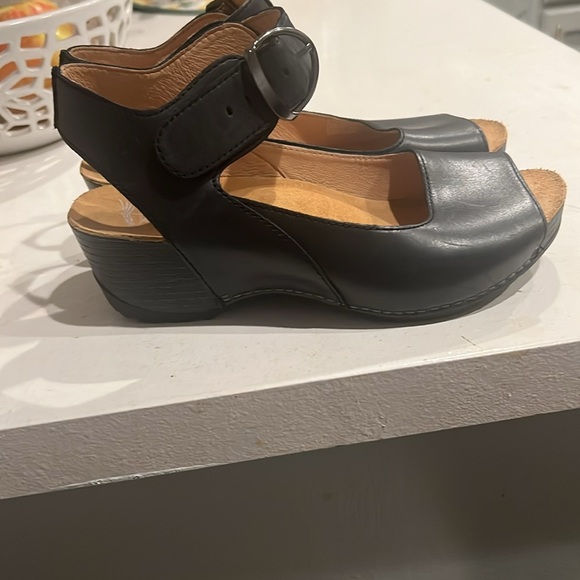 Dansko Tiana black leather sandals size 37 - Picture 2 of 6